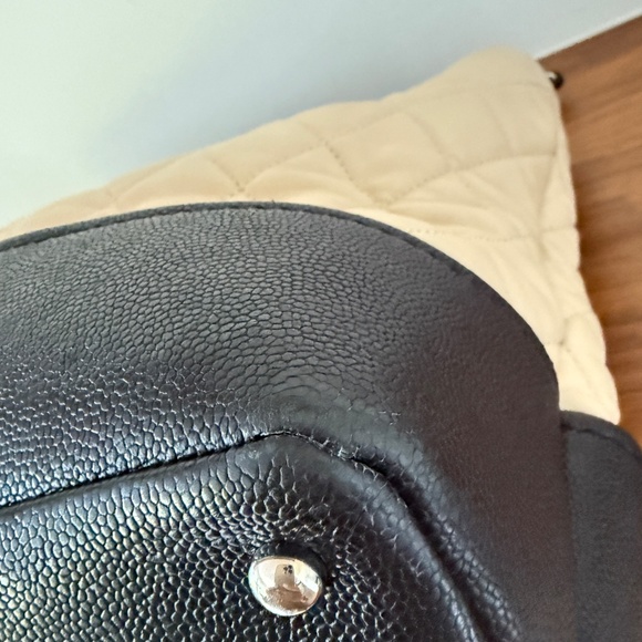 Chanel Beige & Black Caviar and Lambskin Tote Pre-owned Designer Handbag - Picture 15 of 15
